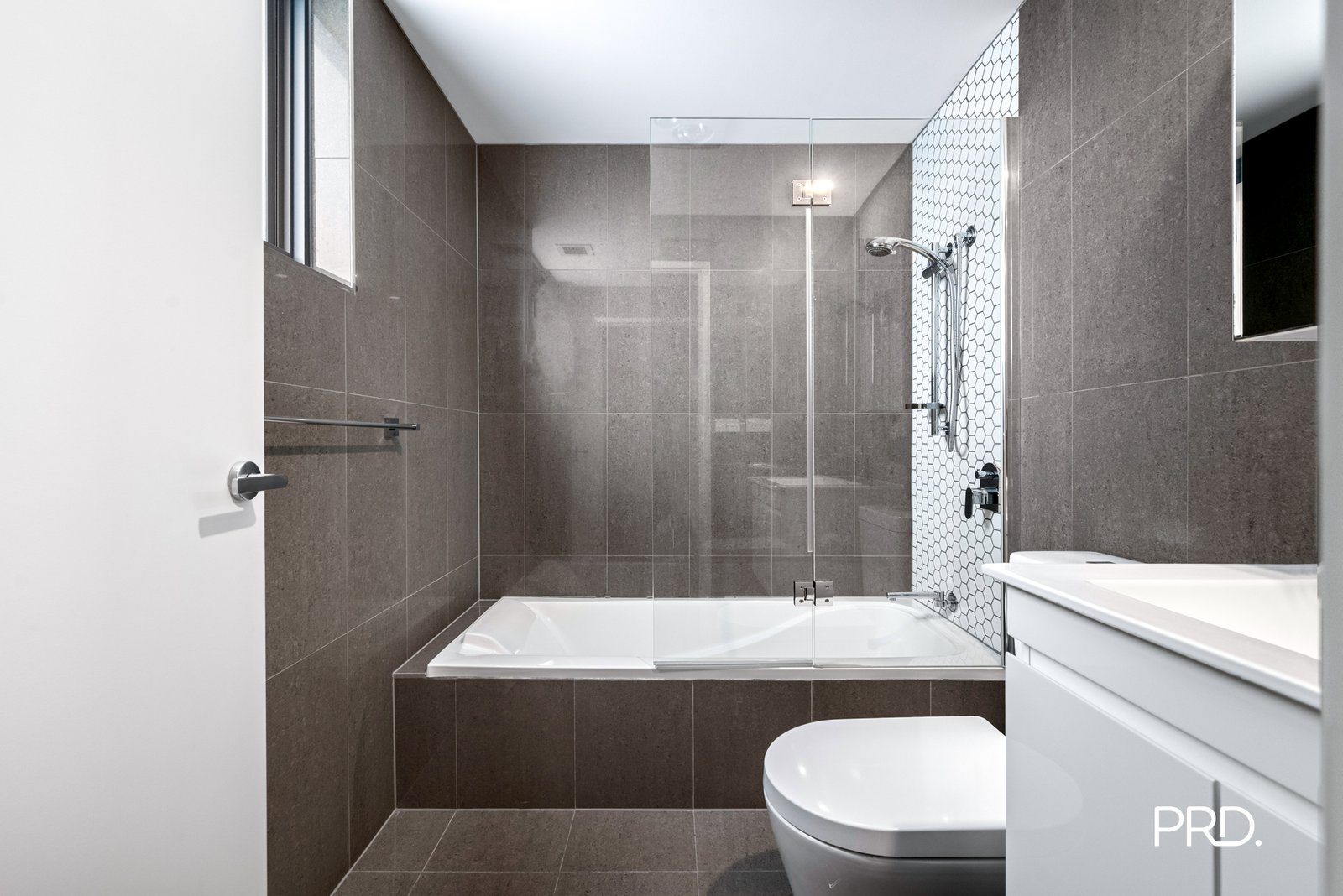 29/8 John Tipping Grove PENRITH 9