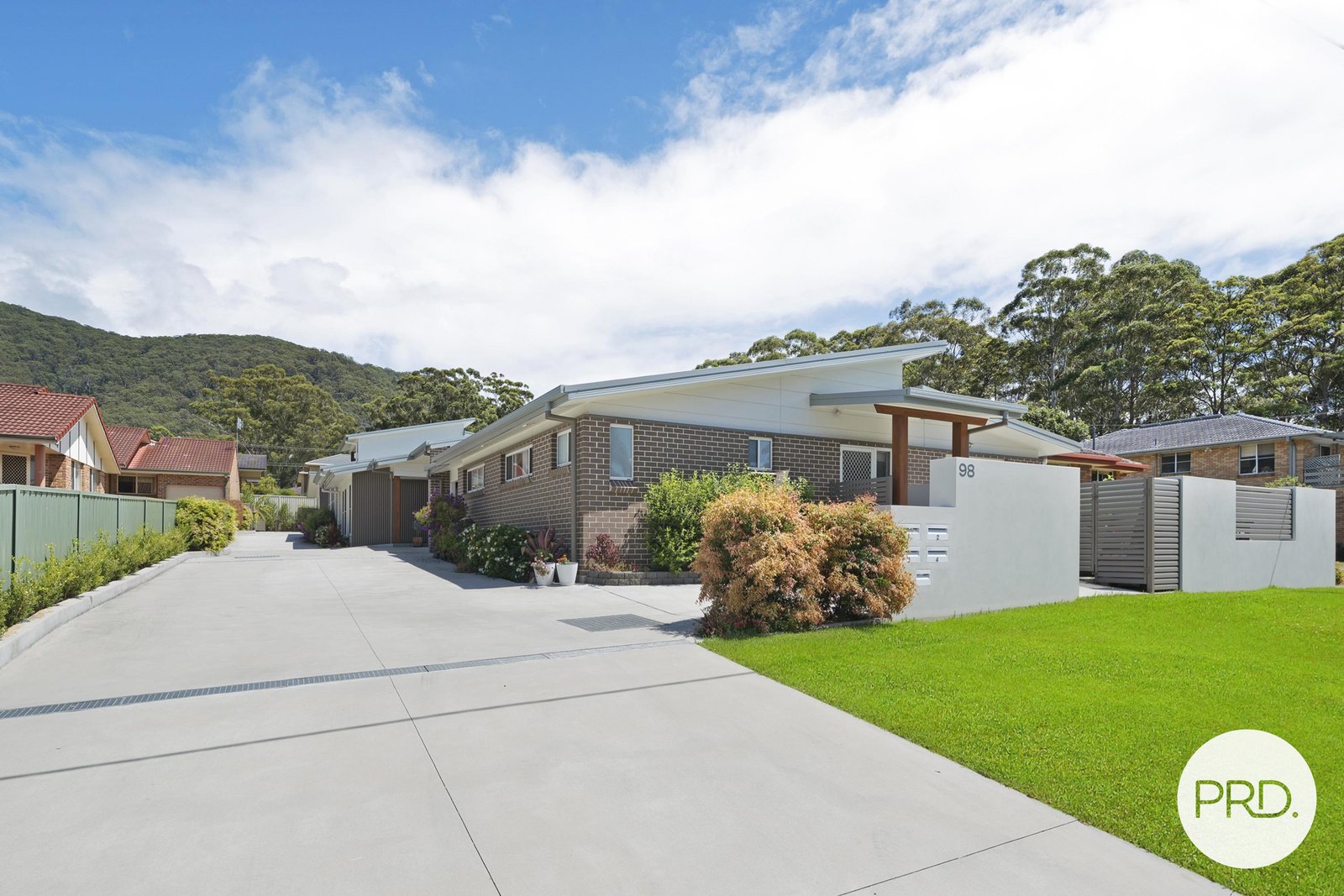 2/98 Lord Street LAURIETON 13