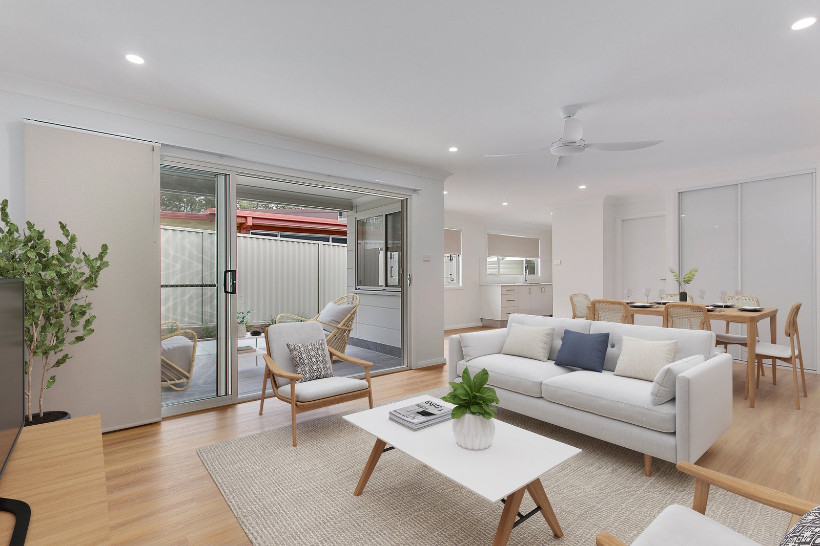 2/98 Lord Street LAURIETON 6