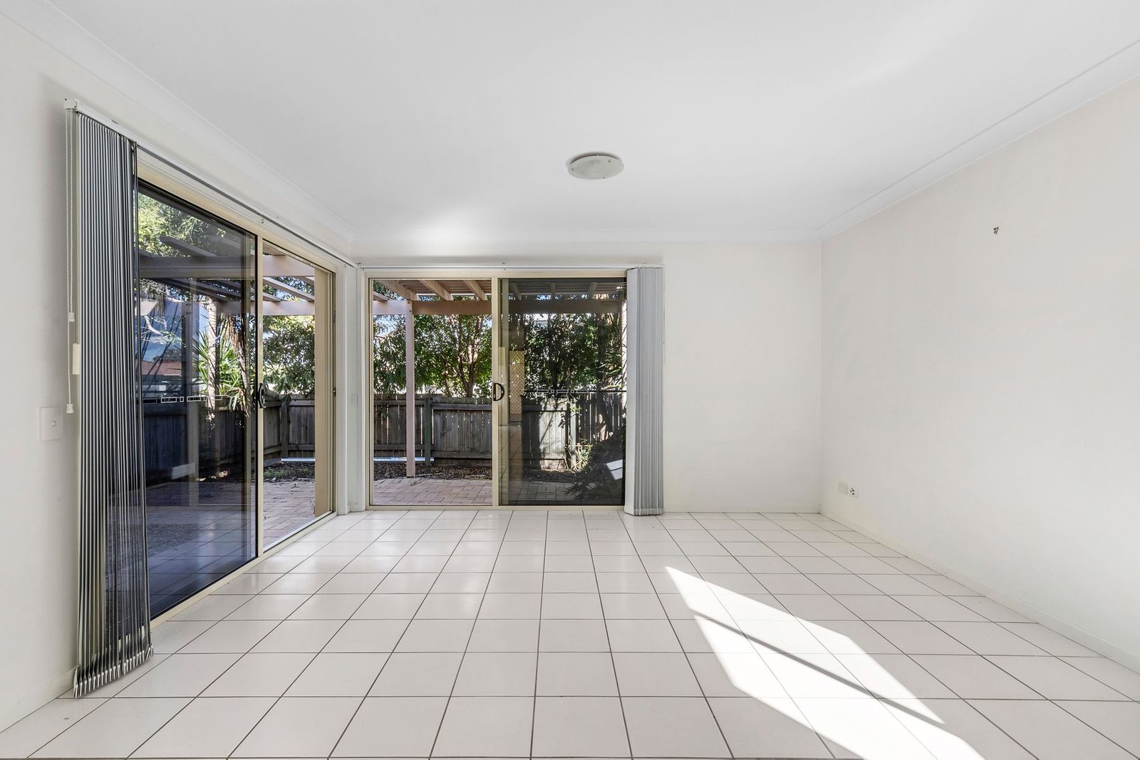 2/99 Hercules Road, KIPPARING QLD 4021