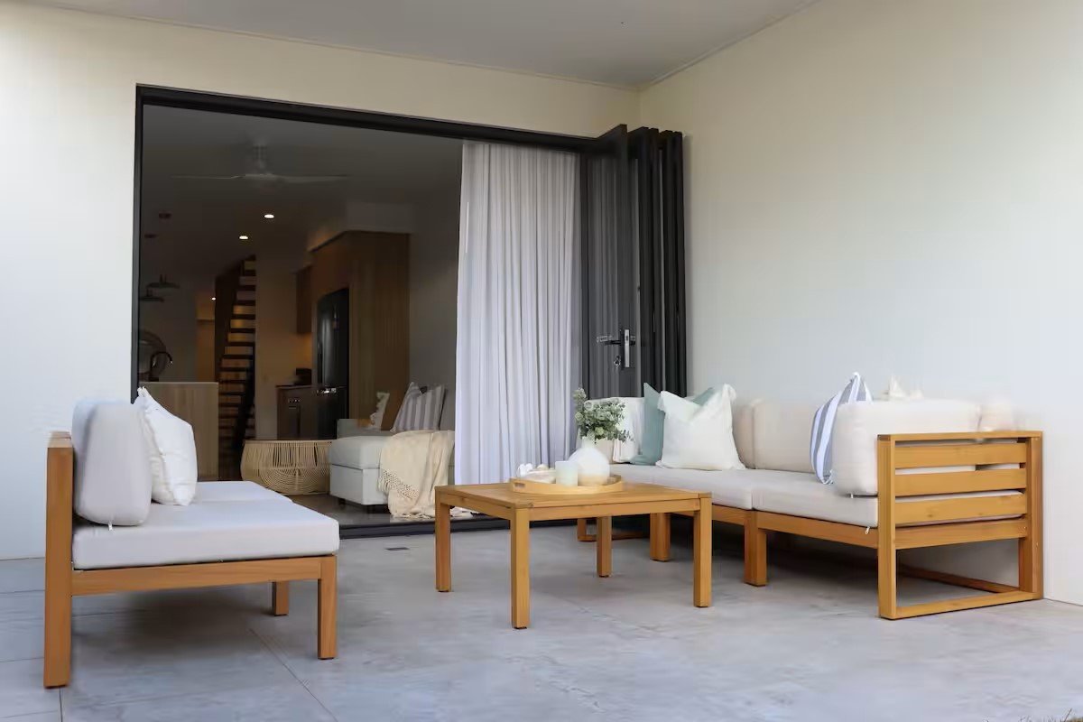 2/99 Nobby Parade MIAMI 8