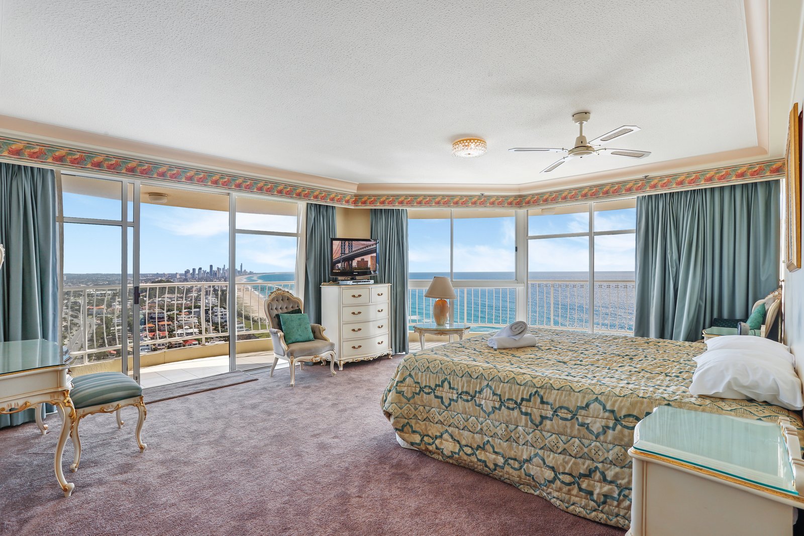 29H/238 The Esplanade BURLEIGH HEADS 8