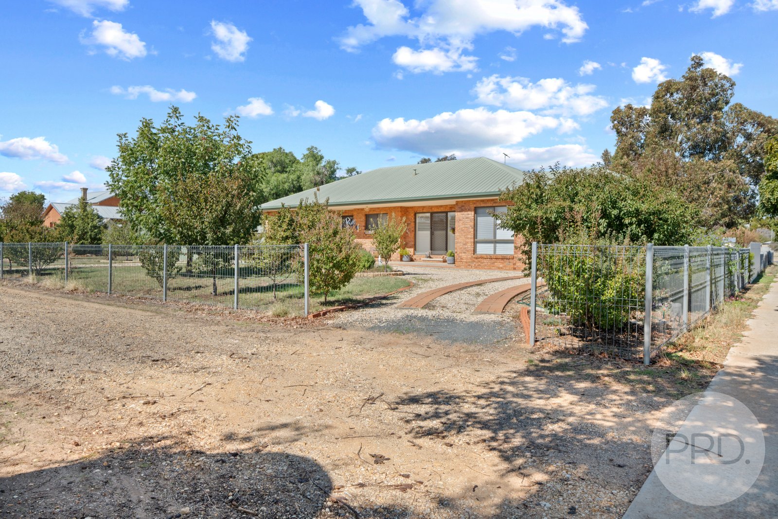 2A Anna Street URANA 2