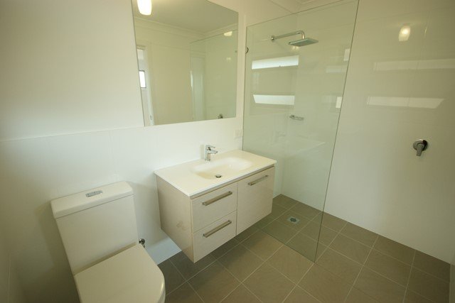 2A Banyo Close BONVILLE 5