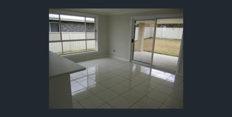 2a Bottlebrush Cove TAMWORTH 4