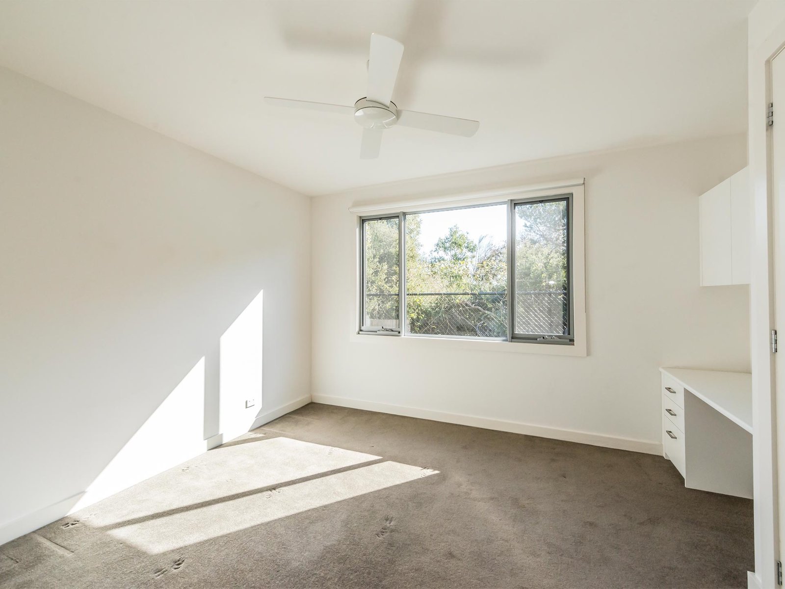 Gallery: 2a Cannes Grove