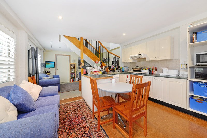 2A Eyre Street CHIFLEY 8