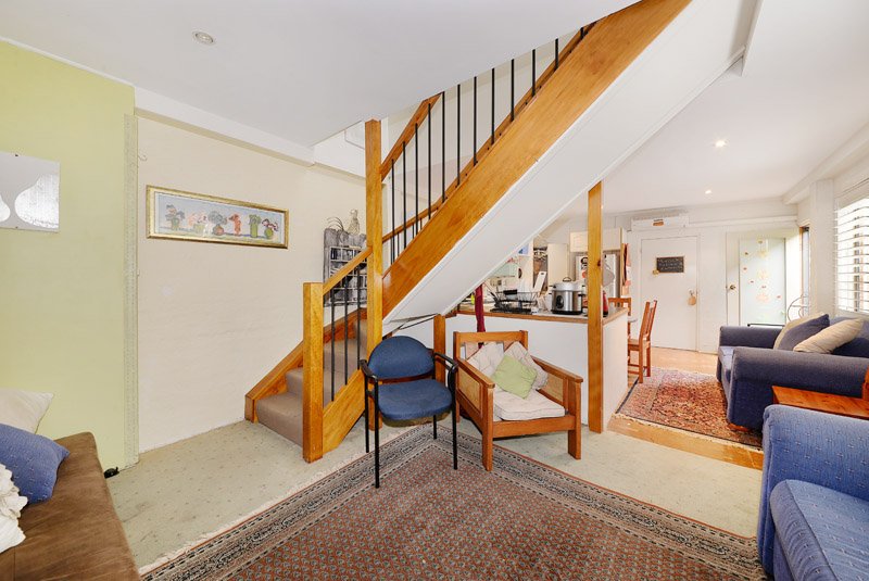 2A Eyre Street CHIFLEY 9