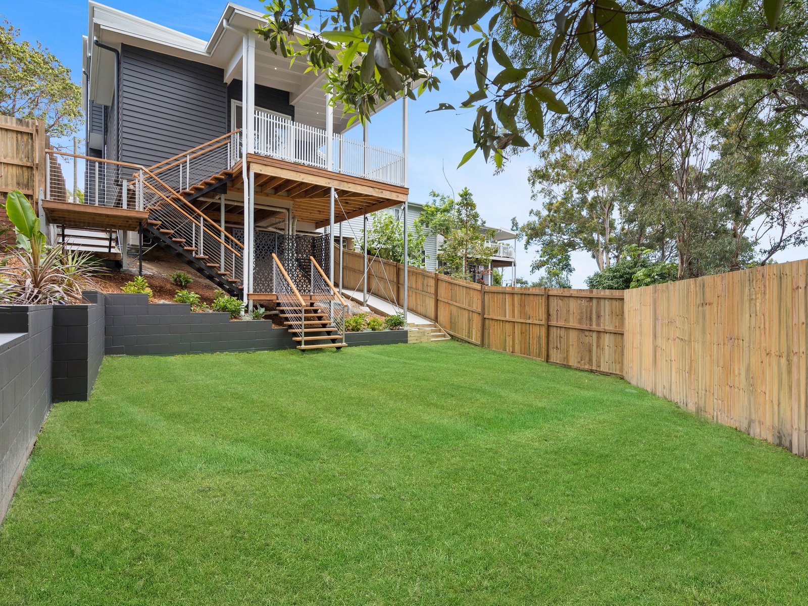 2A HILLCREST Avenue TUGUN 2