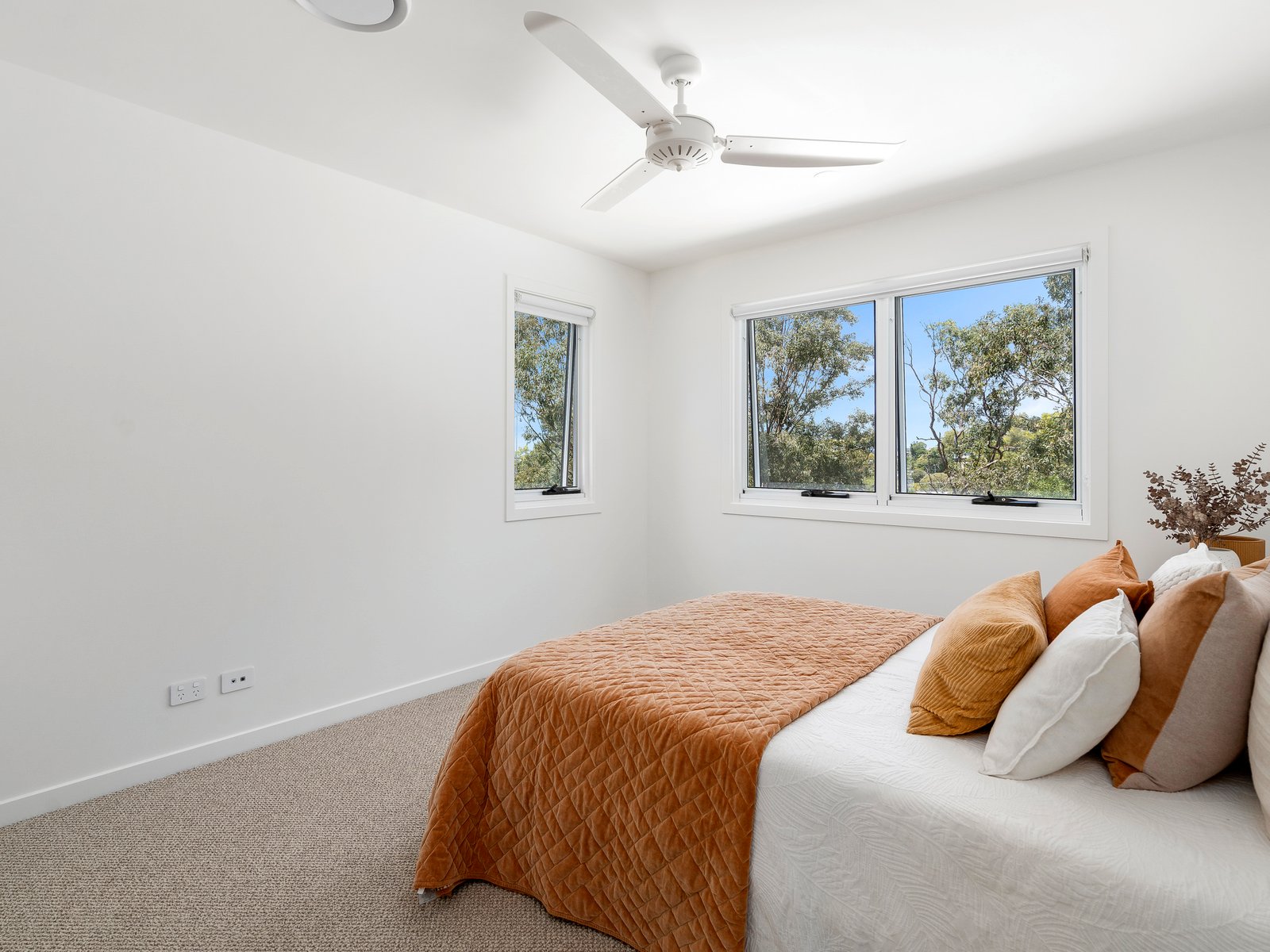 2A HILLCREST Avenue TUGUN 14