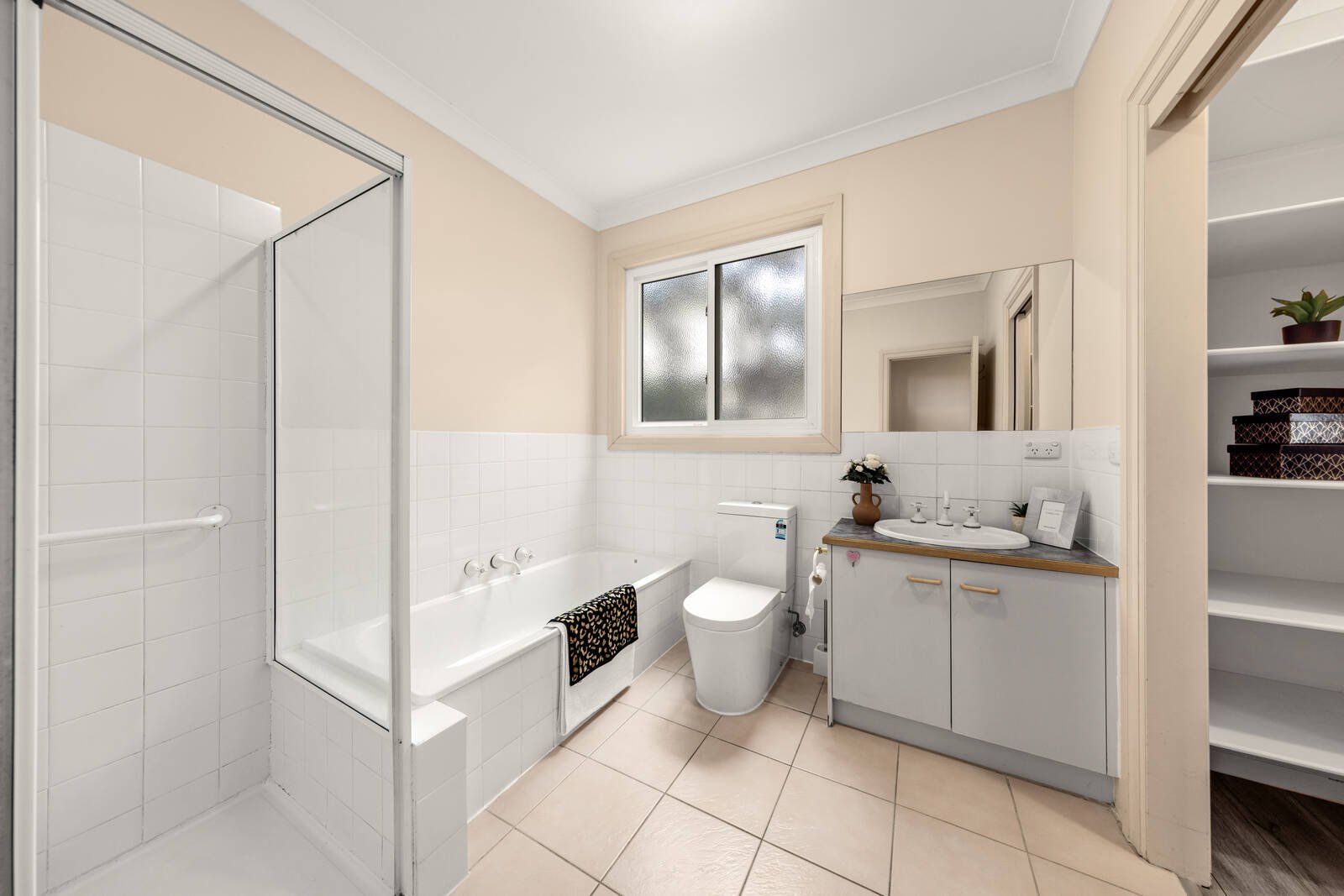 Real Estate and Property in 2A Hollsmoor Road, Camberwell, VIC