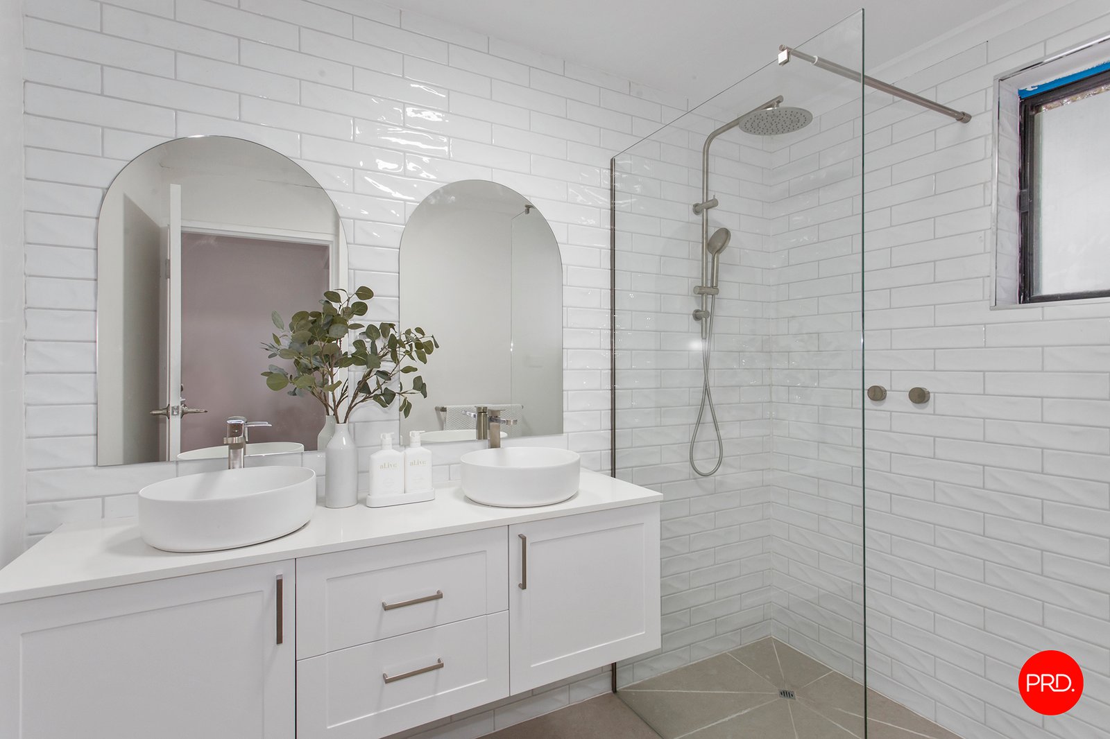 2A Houston Street FLORA HILL 9