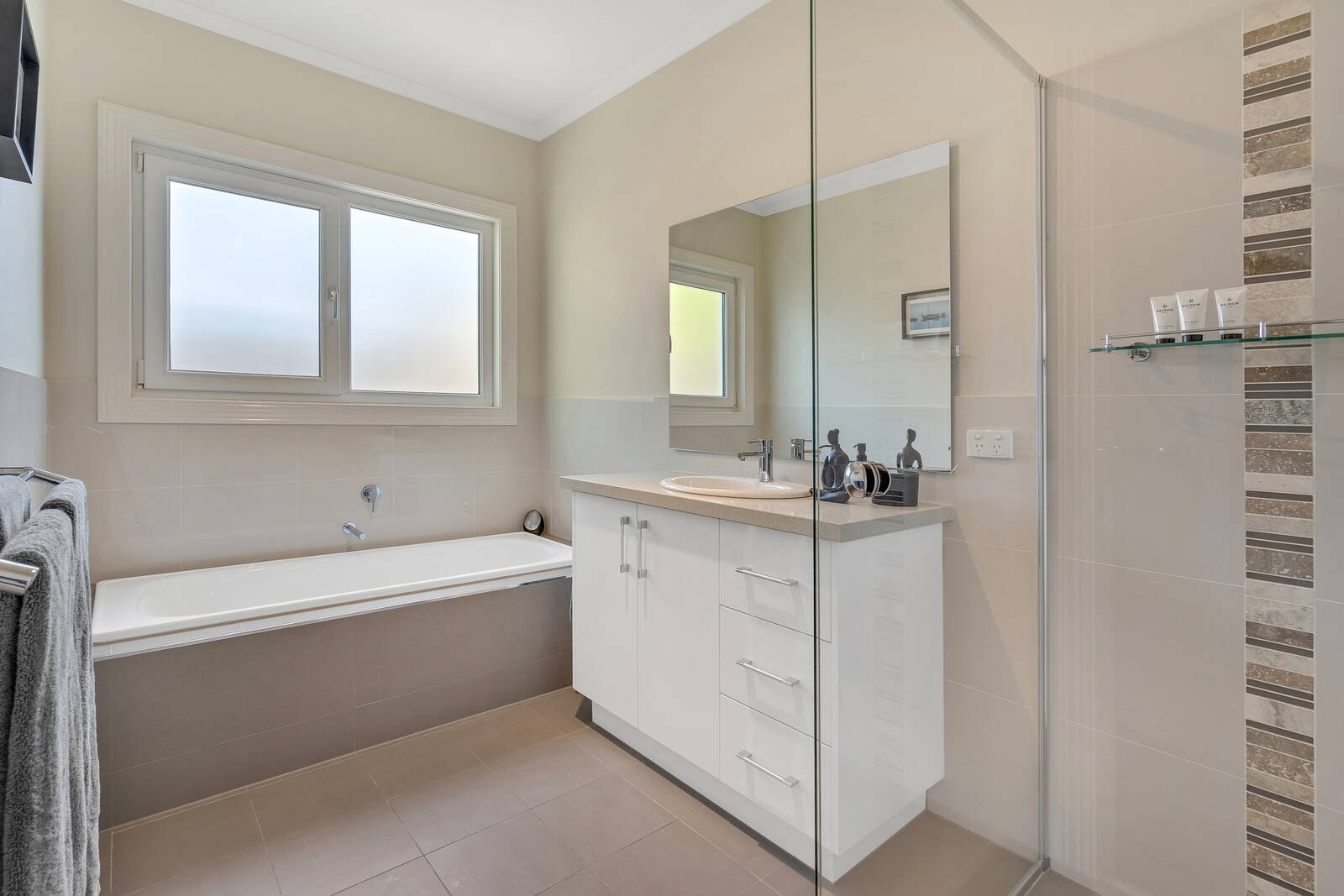 Real Estate and Property in 2A Howey Street, Gisborne, VIC