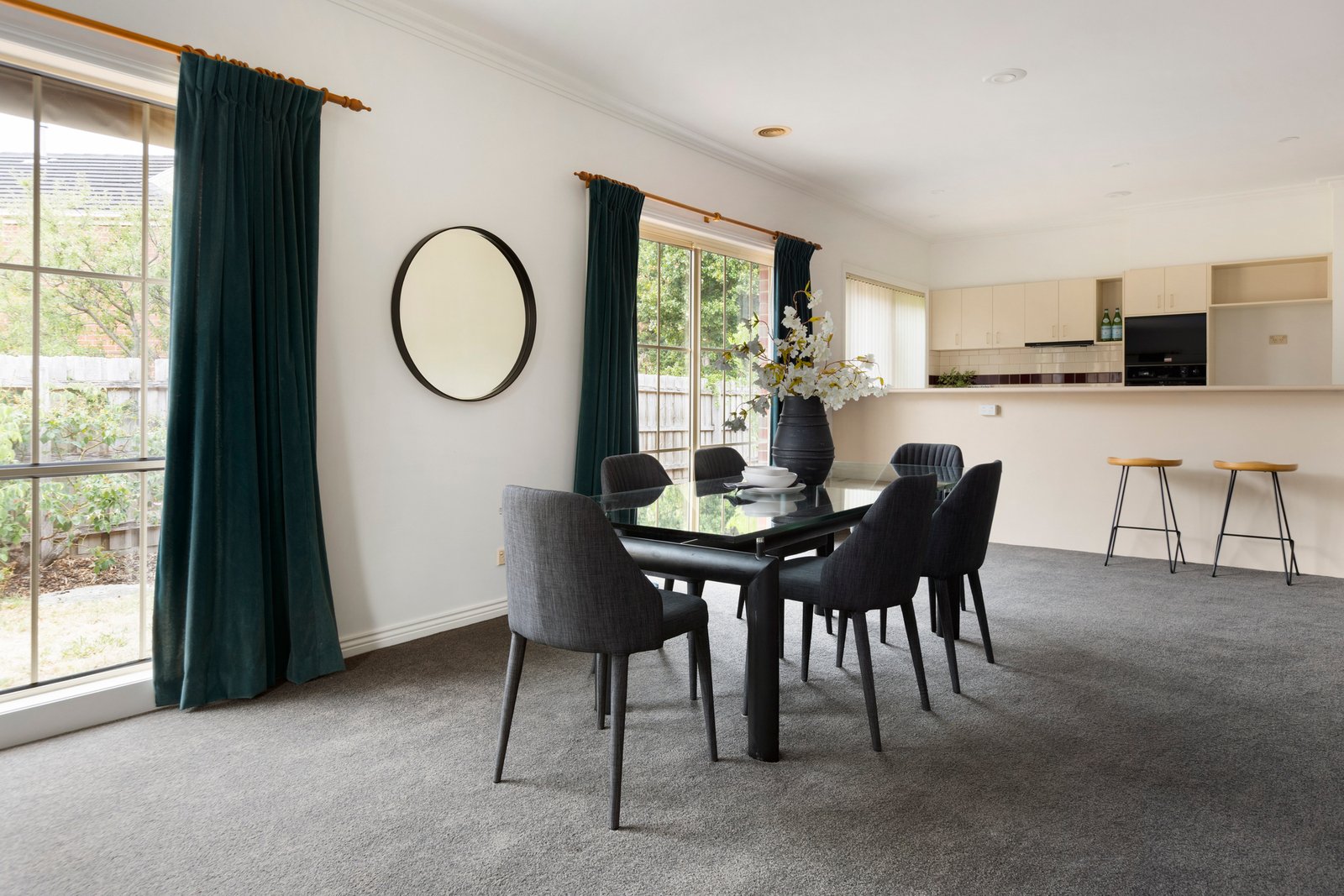 2A Hutchinson Drive, Kew, 3101