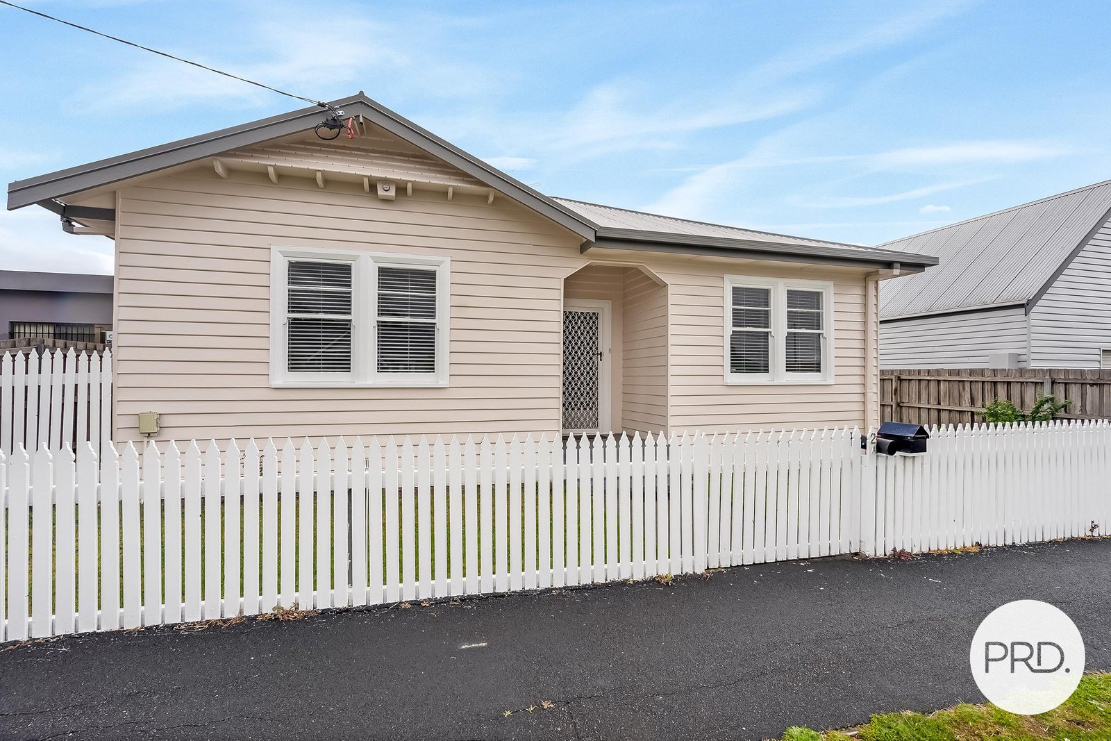 2a Knoll Street GLENORCHY 1