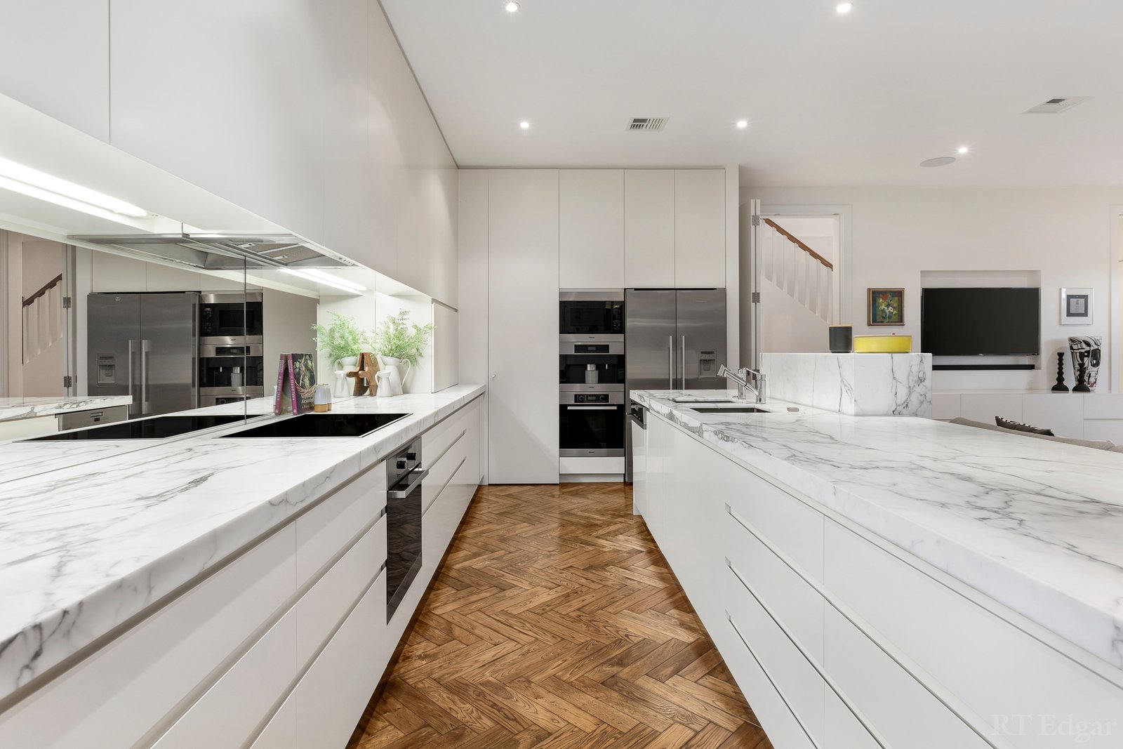 Real Estate and Property in 2A Lawnhill Road, Malvern, VIC