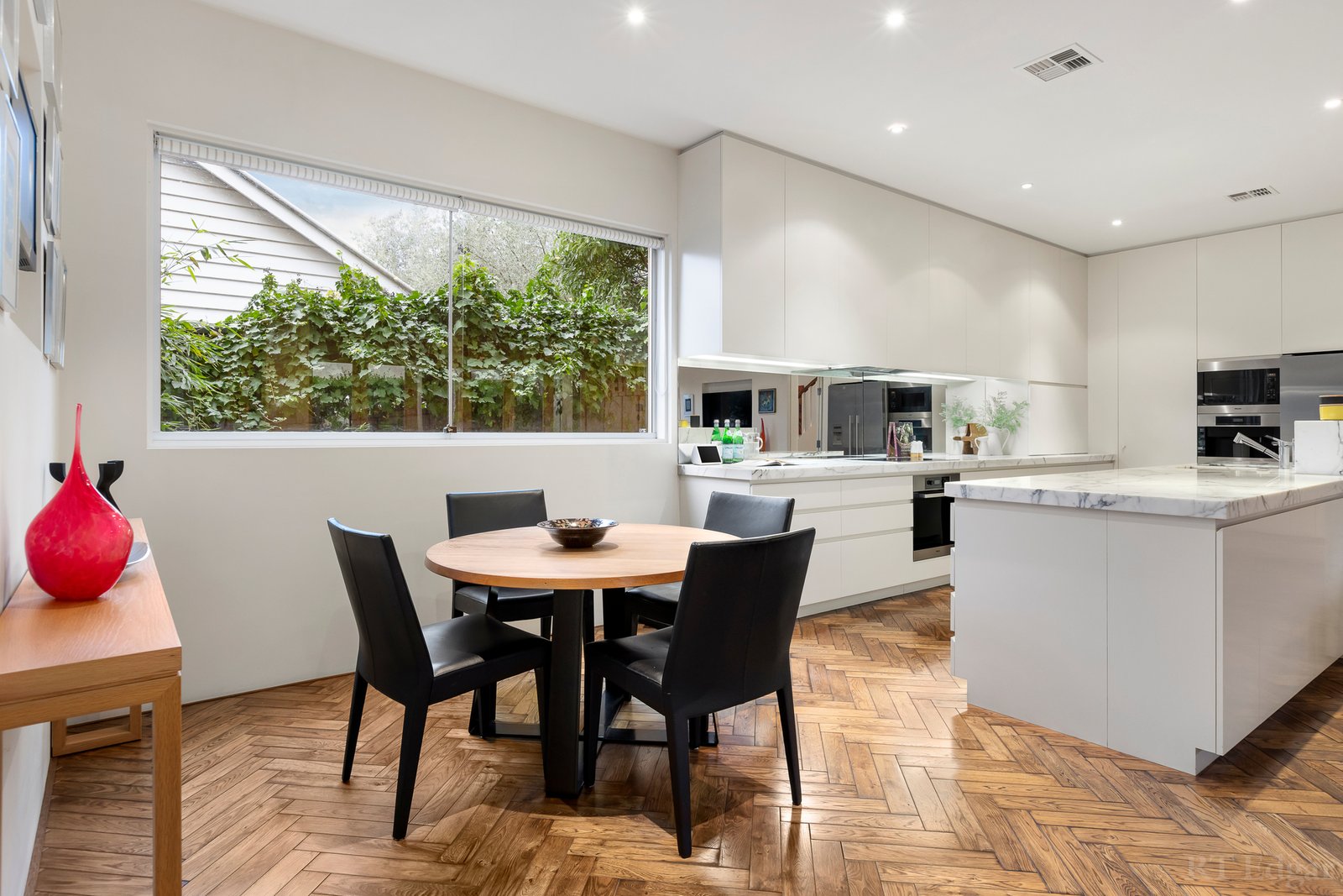 Real Estate and Property in 2A Lawnhill Road, Malvern, VIC