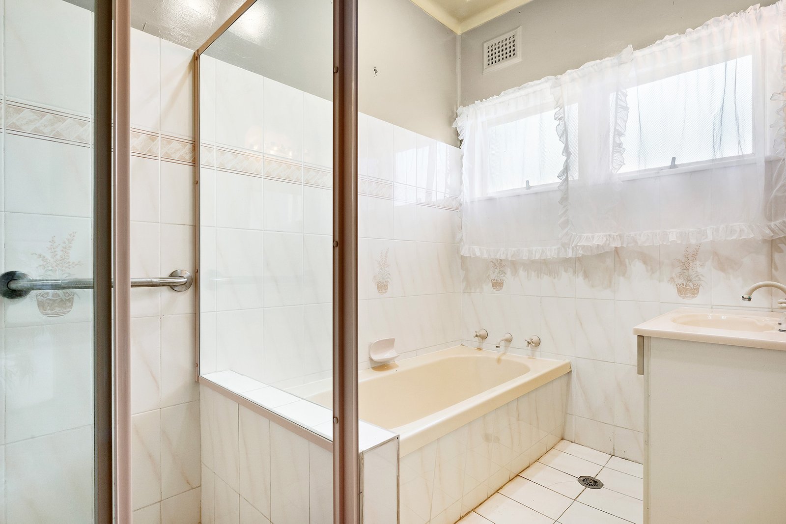 2A Moss Street SANS SOUCI 7