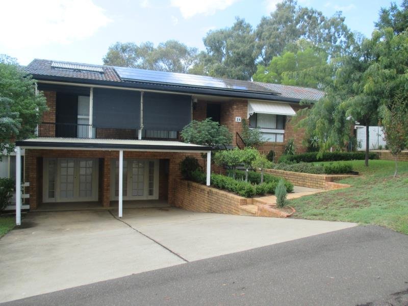 2A Myrene Avenue TAMWORTH 1