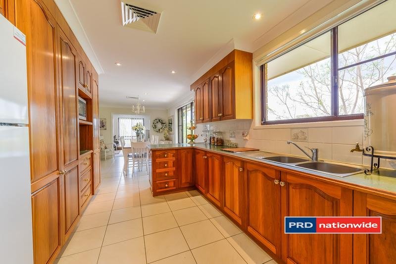 2A Myrene Avenue TAMWORTH 2