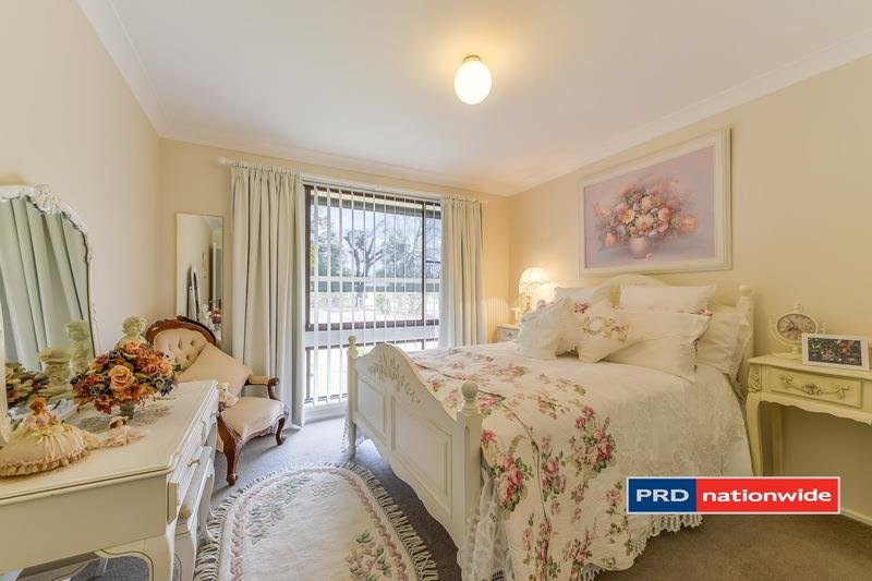 2A Myrene Avenue TAMWORTH 3