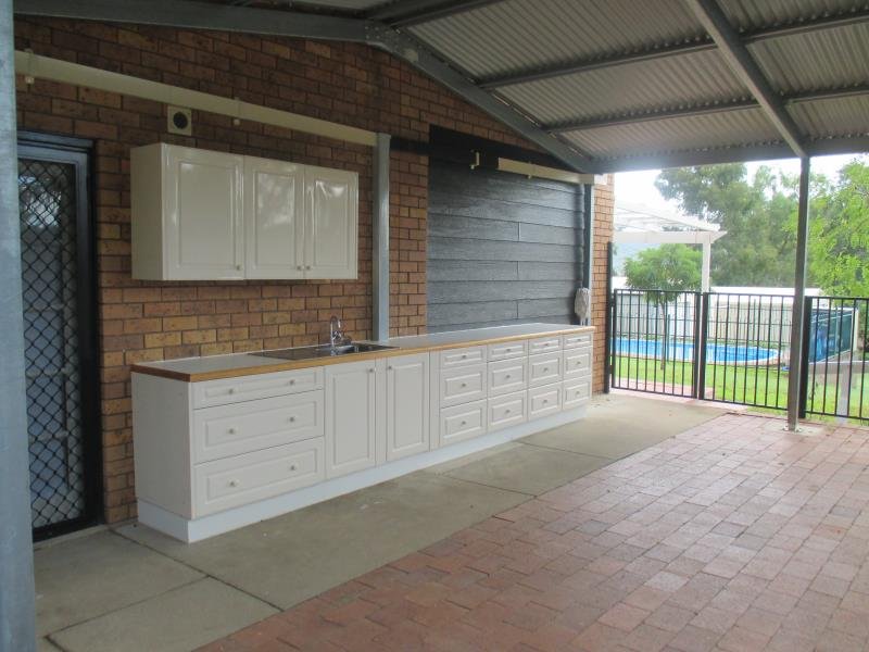 2A Myrene Avenue TAMWORTH 6