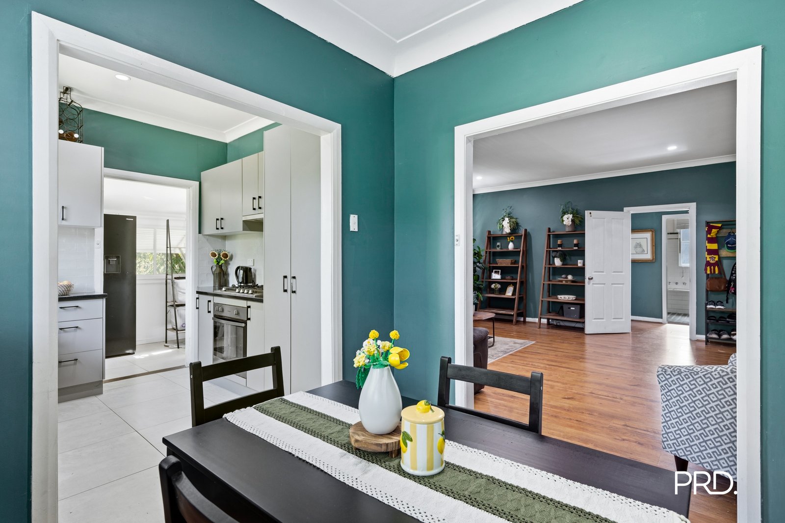 2A Parkes Crescent FAULCONBRIDGE 2