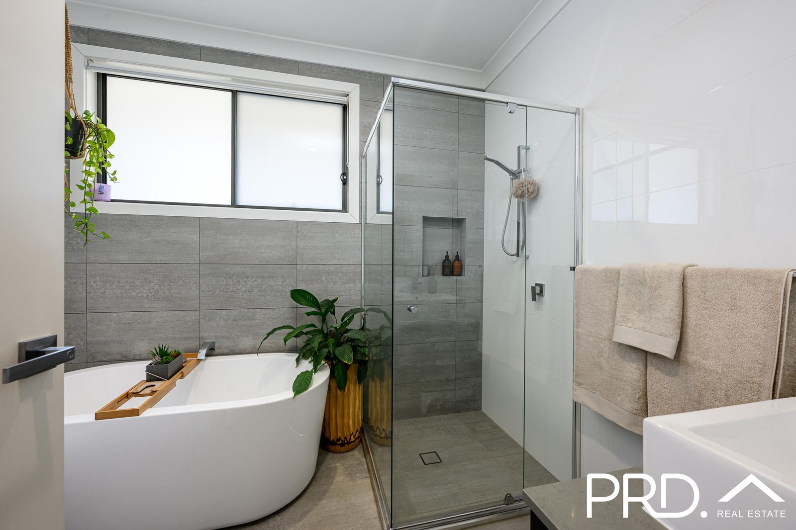 2a Penrose Avenue EAST HILLS 8