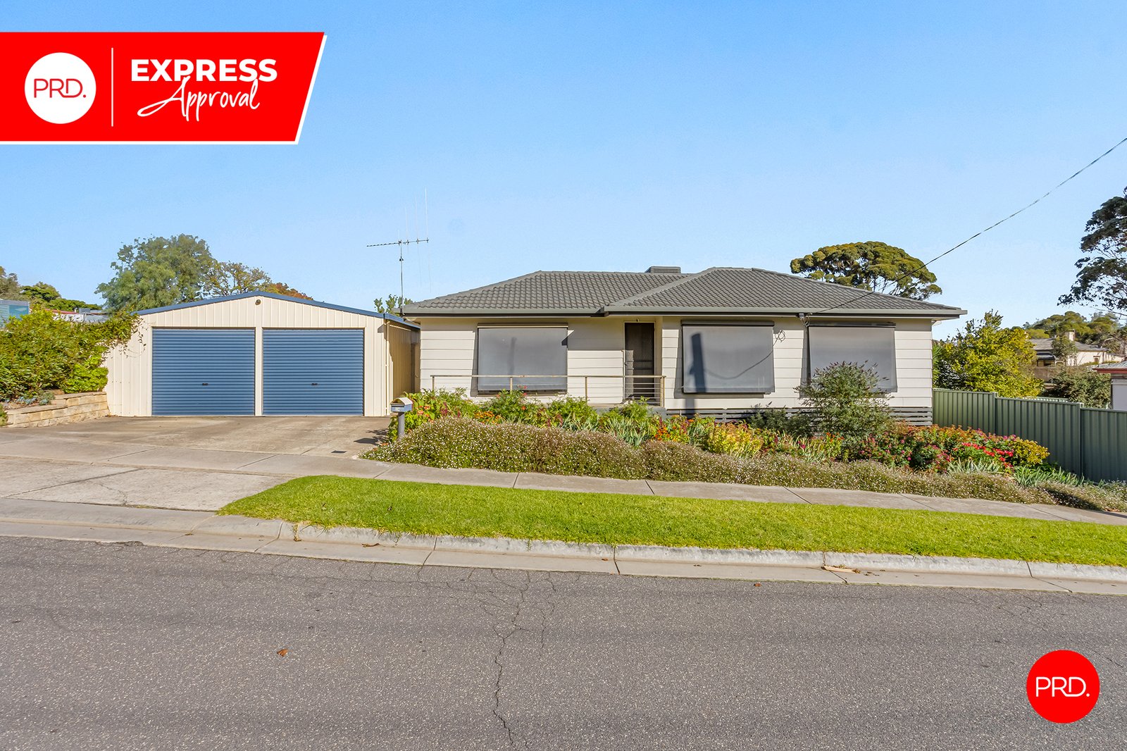 2a Pethard Place GOLDEN SQUARE 1