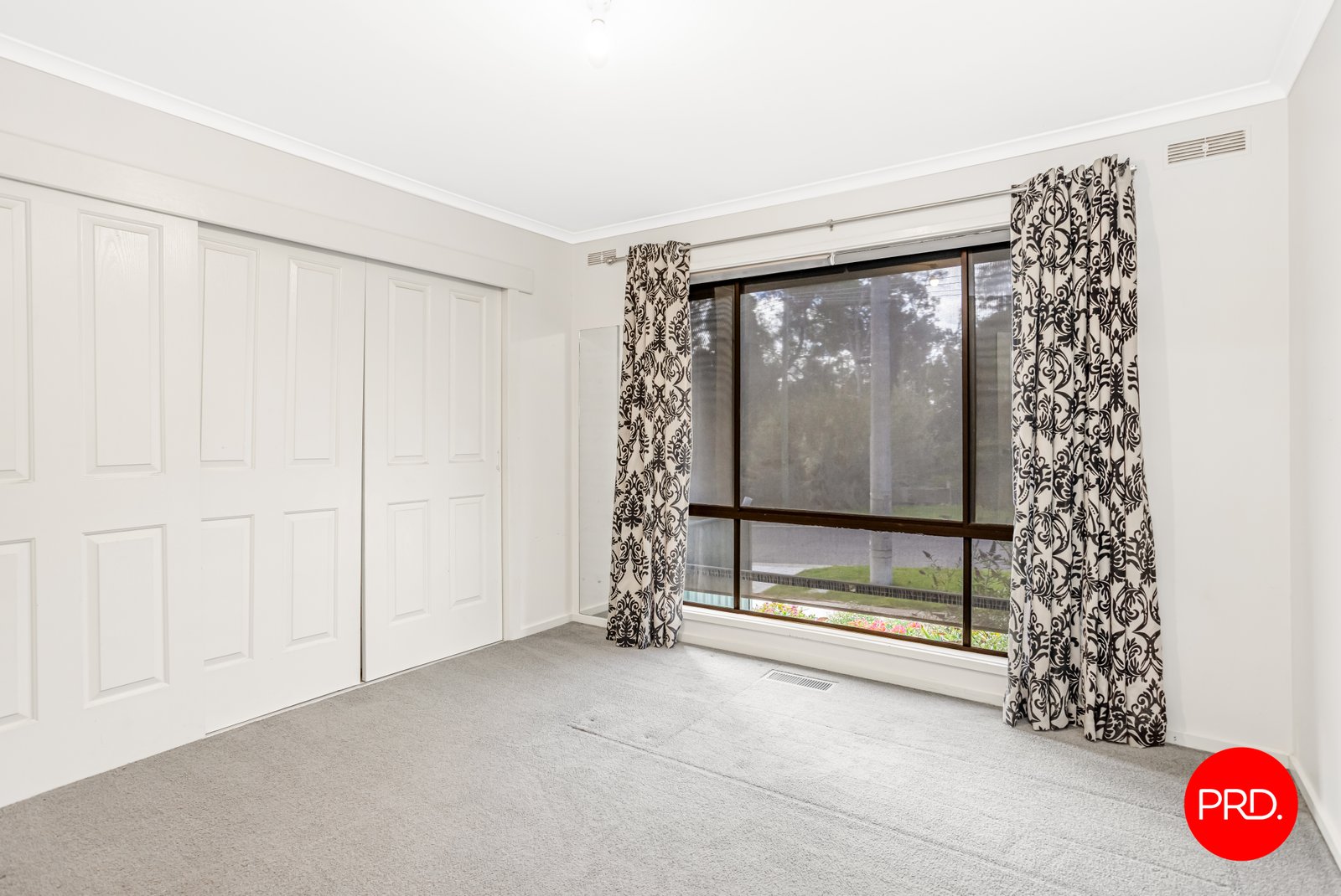 2a Pethard Place GOLDEN SQUARE 5