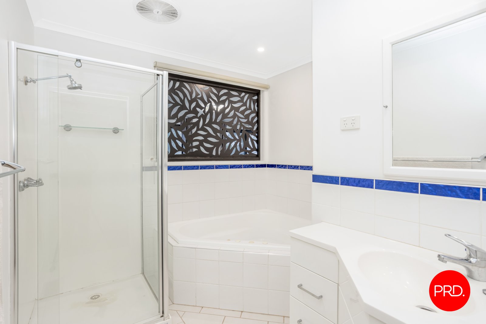 2a Pethard Place GOLDEN SQUARE 9