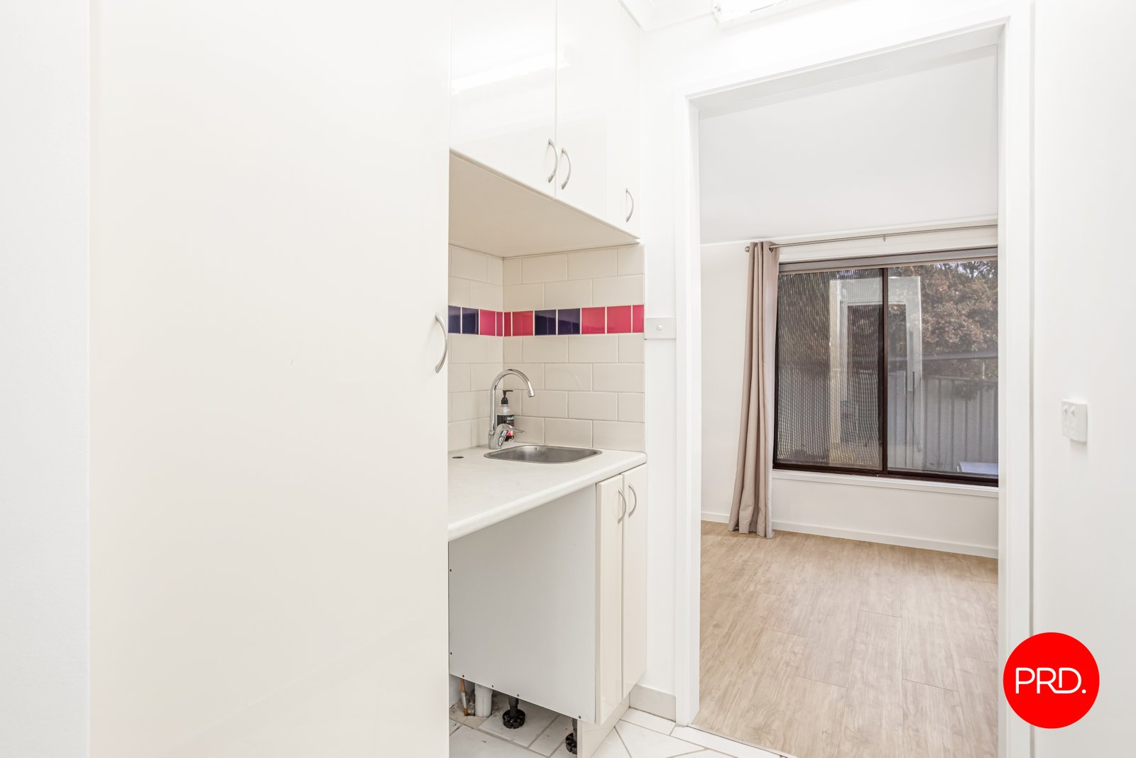 2a Pethard Place GOLDEN SQUARE 10