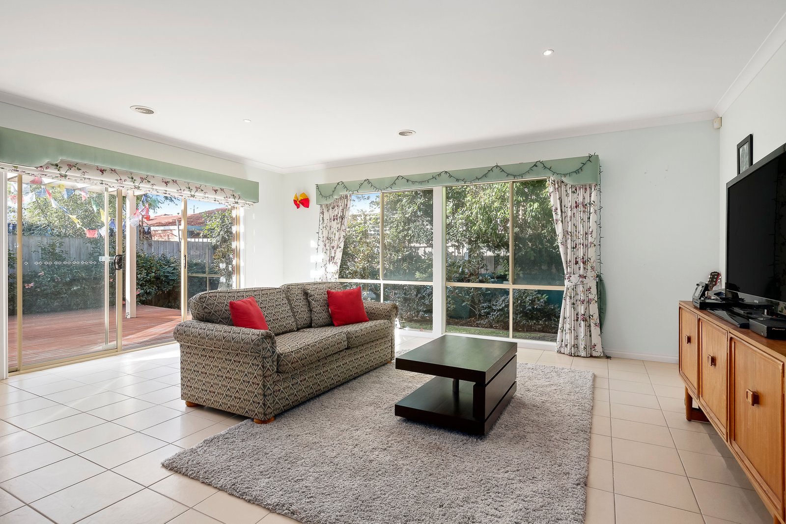 Gallery: 2A Randell Crescent