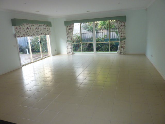 Gallery: 2A Randell Crescent