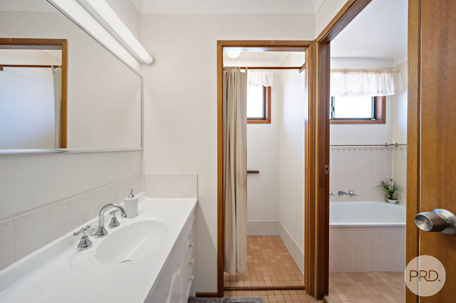 2A Rose Street LEMON TREE PASSAGE 13