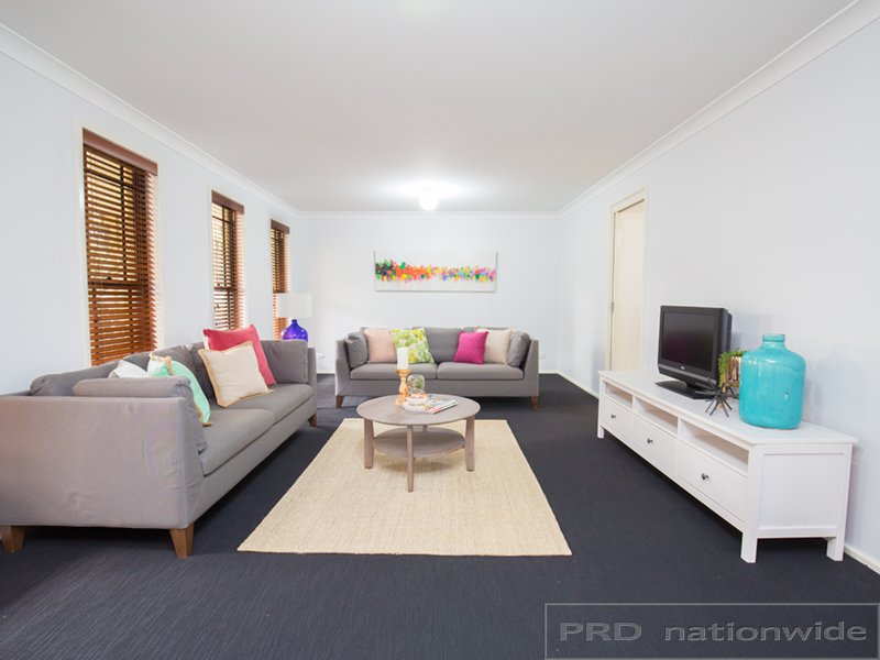 2A Rosebank Drive WALLALONG 4