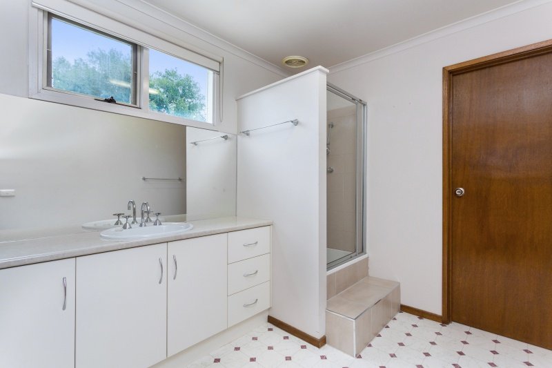 2a Rosemary Avenue STRATHDALE 10