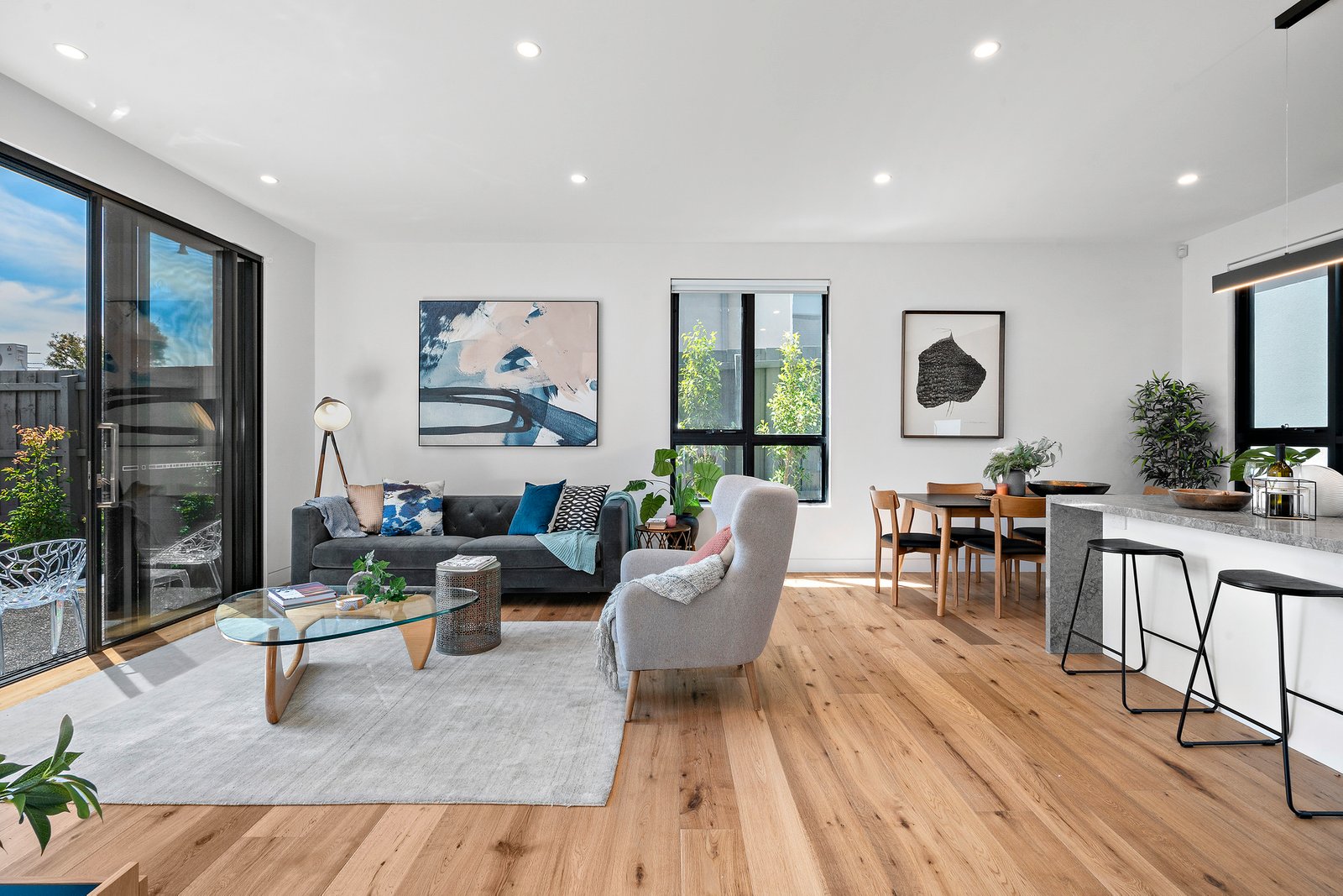 Real Estate and Property in 2a Russell Street, Caulfield South, VIC