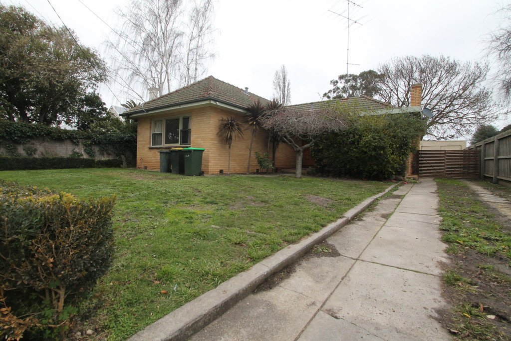 2a Stawell Street BALLARAT EAST 11