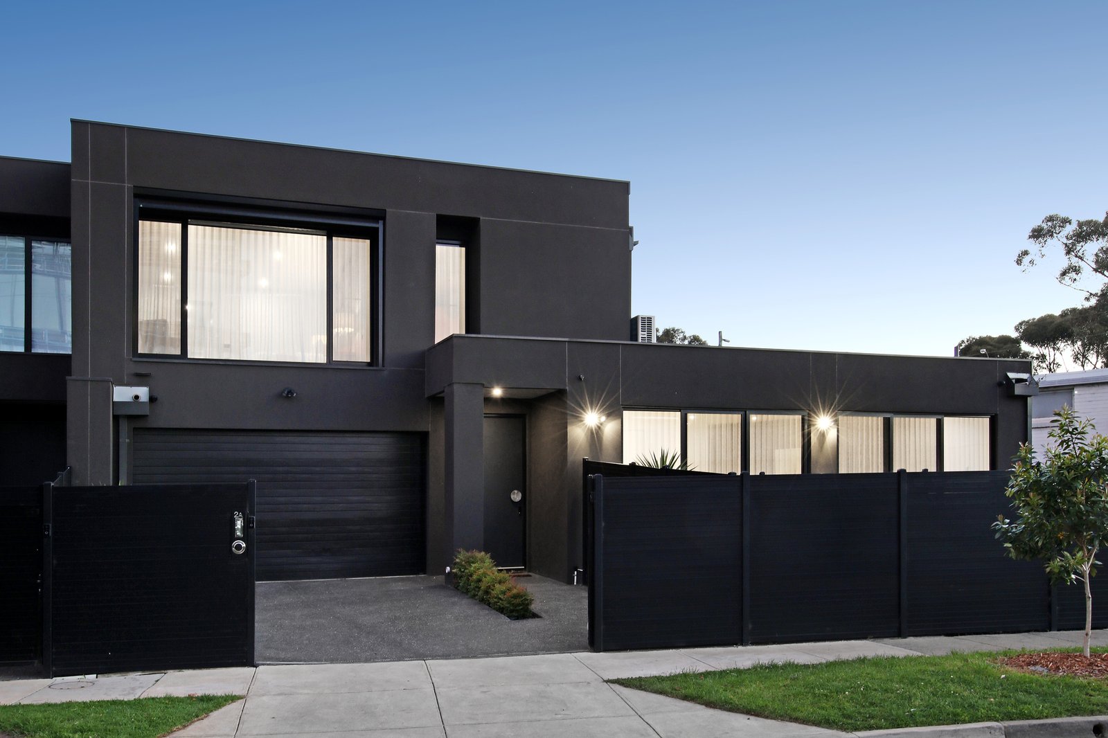 Gallery: 2A Tovan Akas Avenue