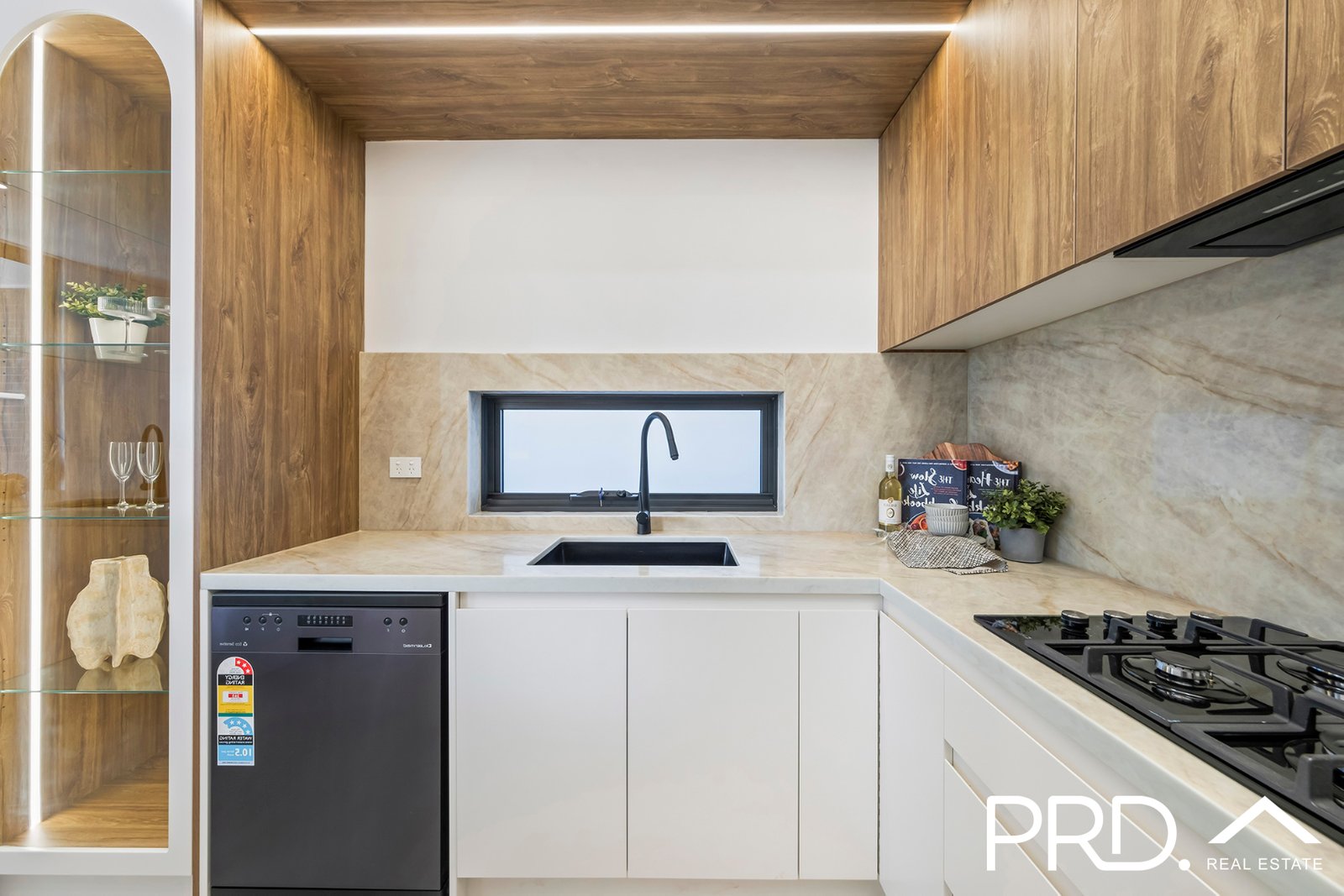 2a Windermere Crescent PANANIA 4