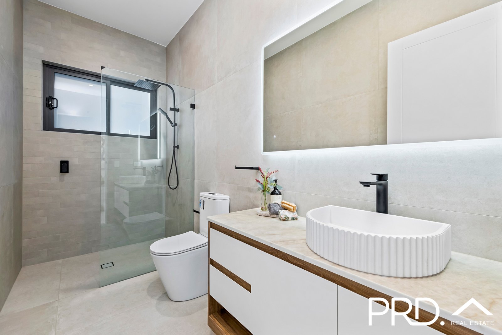 2a Windermere Crescent PANANIA 10