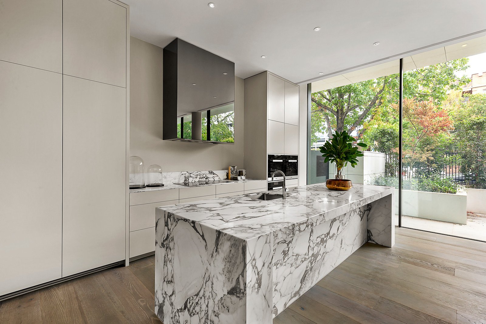 2A/23 Millswyn Street, South Yarra, VIC