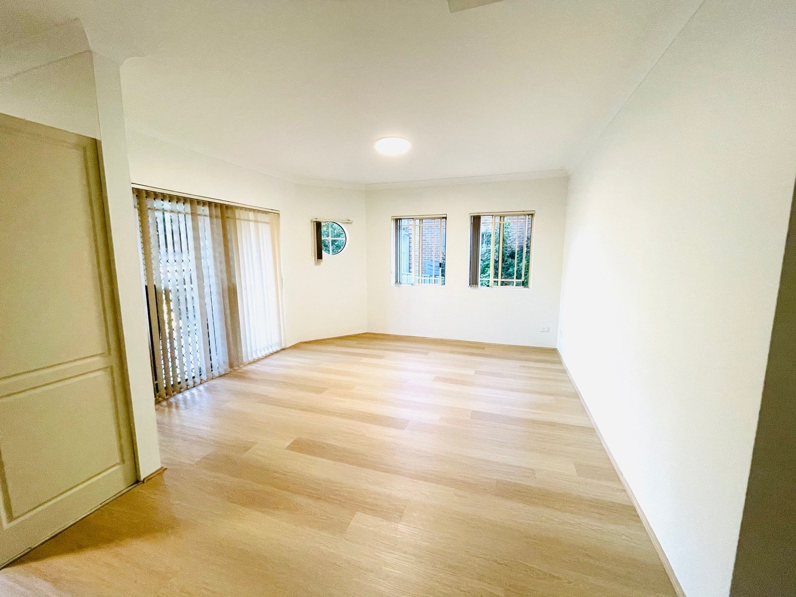 2A/38-42 Woniora Road HURSTVILLE 2