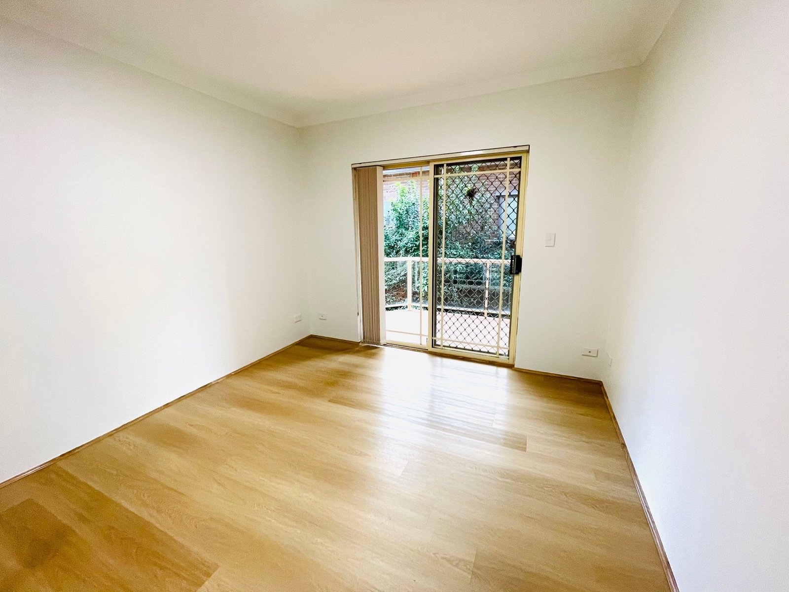 2A/38-42 Woniora Road HURSTVILLE 5