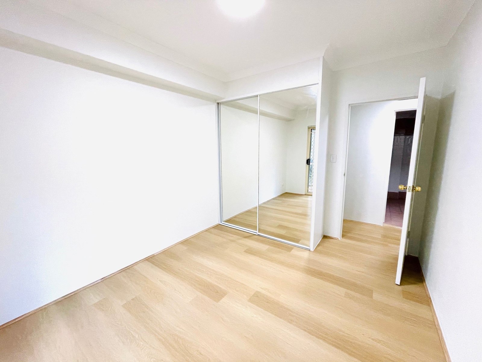 2A/38-42 Woniora Road HURSTVILLE 6