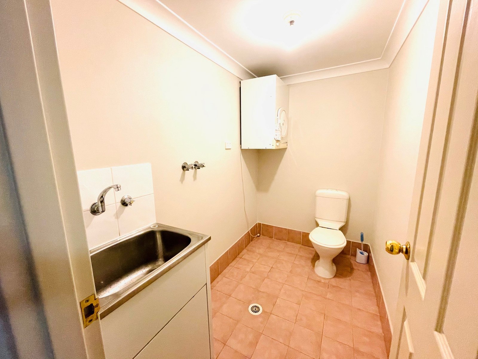 2A/38-42 Woniora Road HURSTVILLE 8