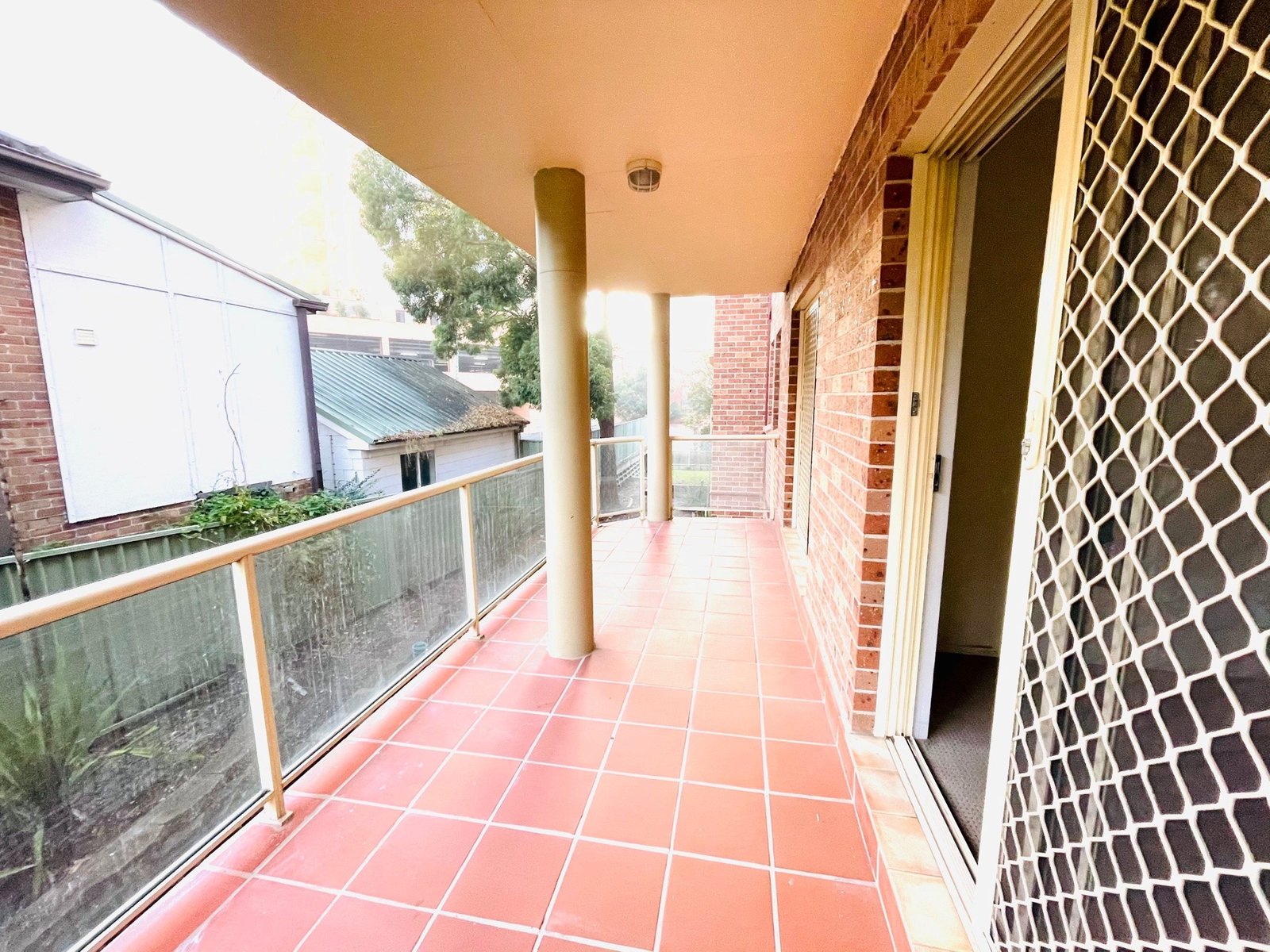 2A/38-42 Woniora Road HURSTVILLE 9
