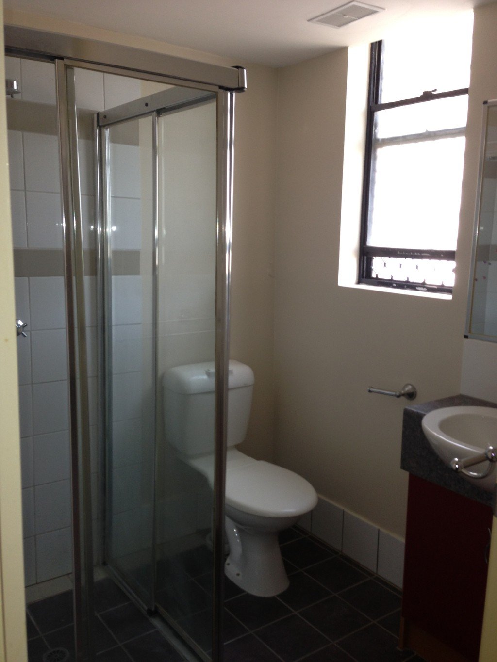 2a/72 Jenner Street NUNDAH 5