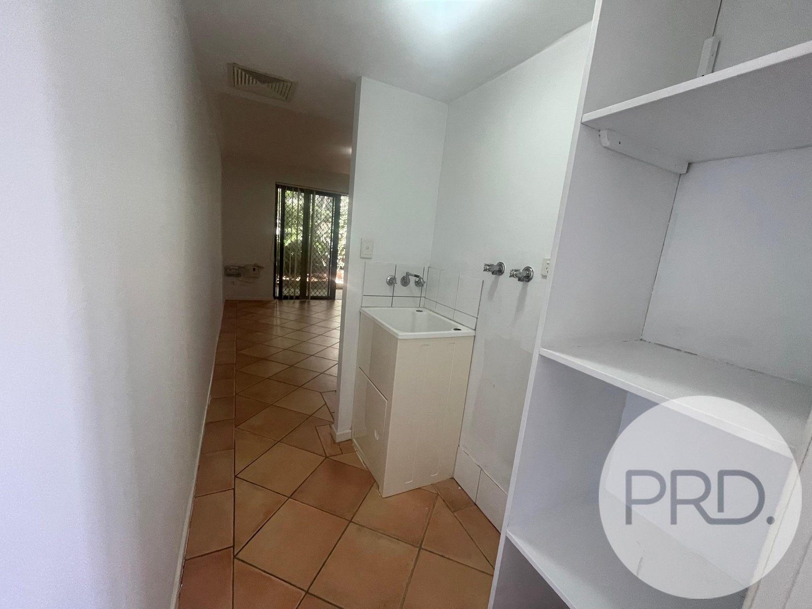 2a/72 Jenner Street NUNDAH 5